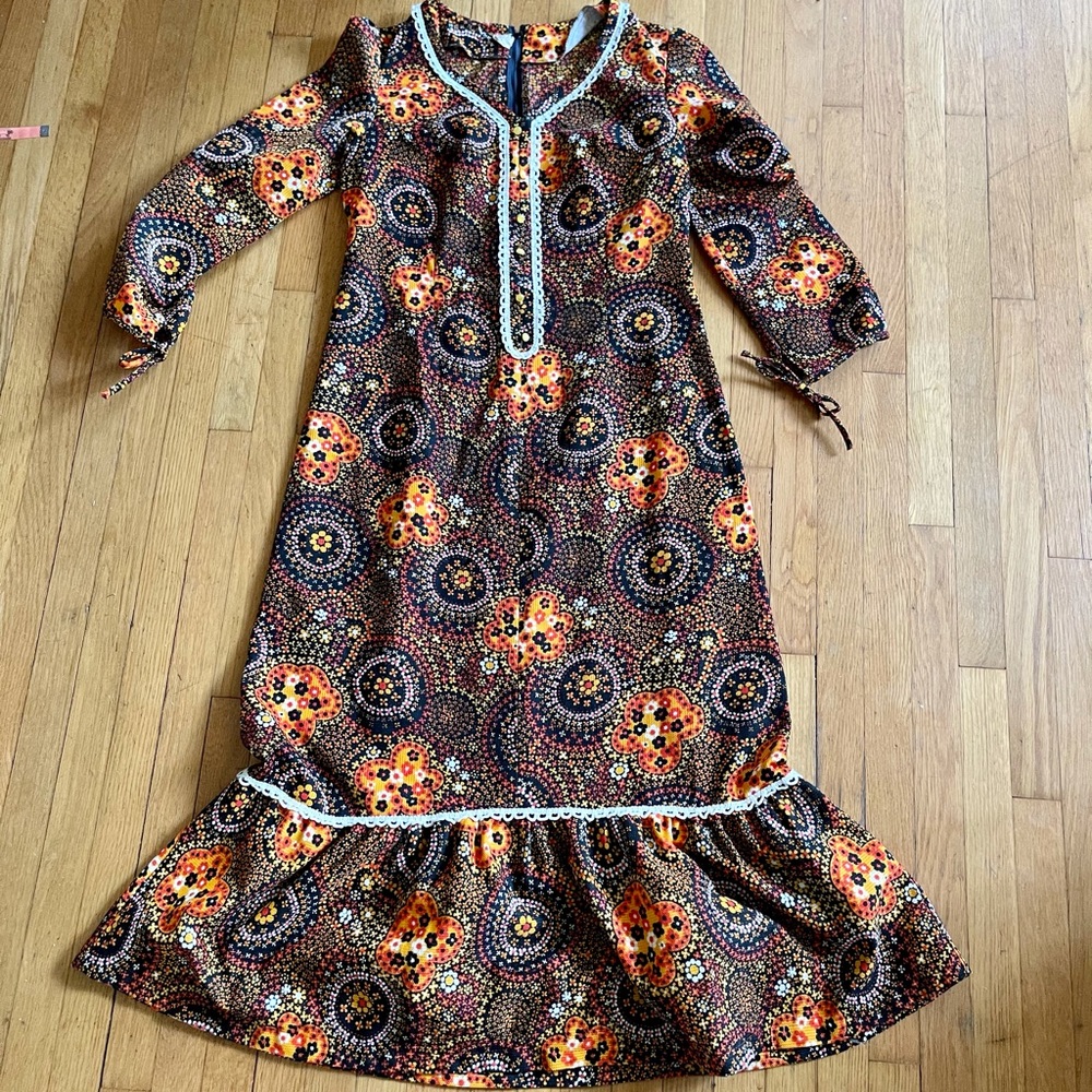 SOLD 70s Psychedelic Floral Mandala Prairie Dress - Picture 13 of 13